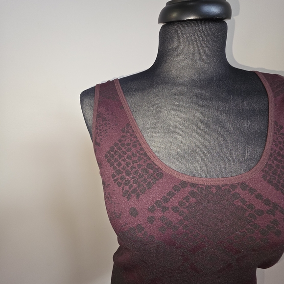 Rock & Republic Deep Burgundy Tank Top - Picture 2 of 8